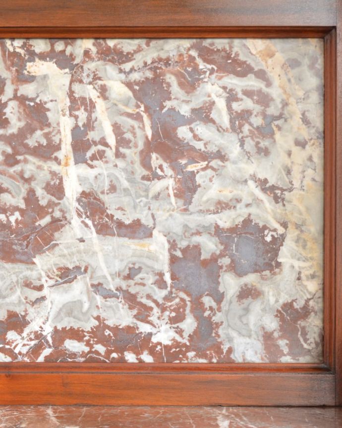 アンティークのキャビネット アンティーク家具 ウォッシュスタンド アンティークだけが持つ独特の風合い美しい模様のアンティークタイルにうっとり・・・年月を経たアンティークタイルだけが持つ魅力を楽しんでください。(q-2307-f)