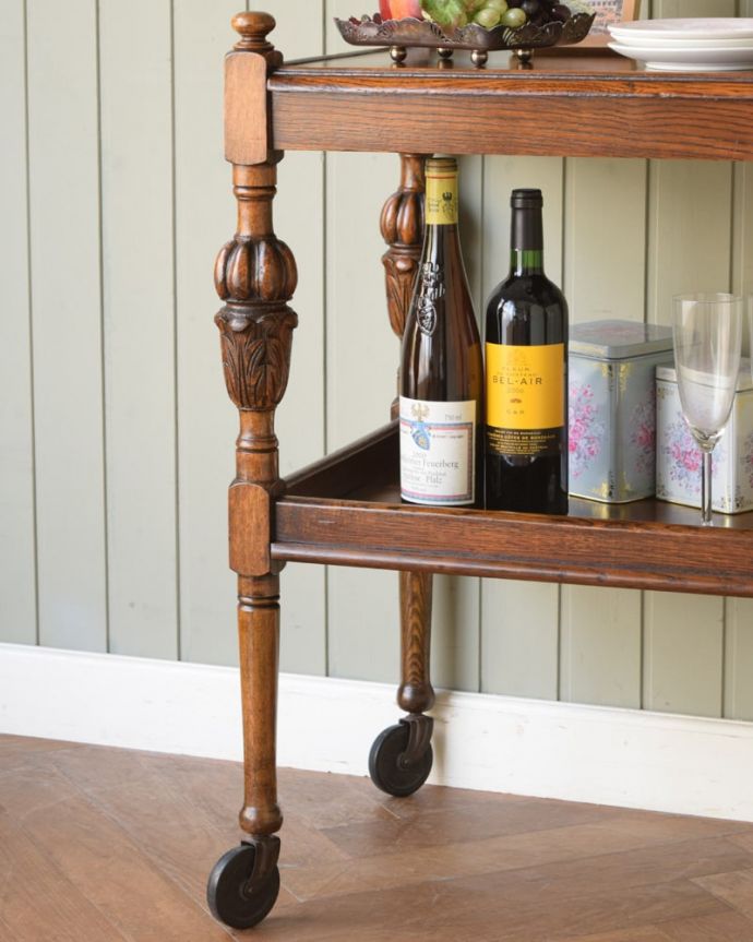 アンティークのワゴン・トローリー　アンティーク家具　トロリーワゴン　アンティークのワゴンは使い方が自由自在簡単に移動が出来るワゴン。(q-2309-f)