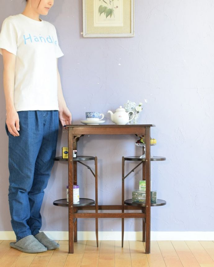 プランツスタンド・ケーキスタンド　アンティーク家具　オケージョナルテーブル　英国アフタヌーンティーのために作られた家具19世紀末に屋外でのアフタヌーンティーを楽しむために作られた木製のケーキスタンド。(q-2312-f)