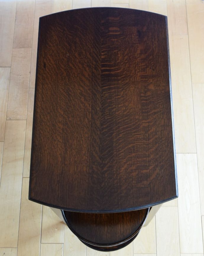 プランツスタンド・ケーキスタンド　アンティーク家具　オケージョナルテーブル　上から見るとこんな感じ小さくても、もちろん専門の職人がしっかり修復したのでピッカピカです。(q-2312-f)