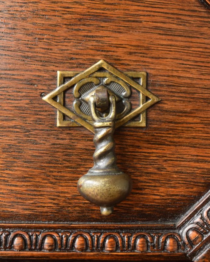 ドレッサーのおしゃれな取っ手