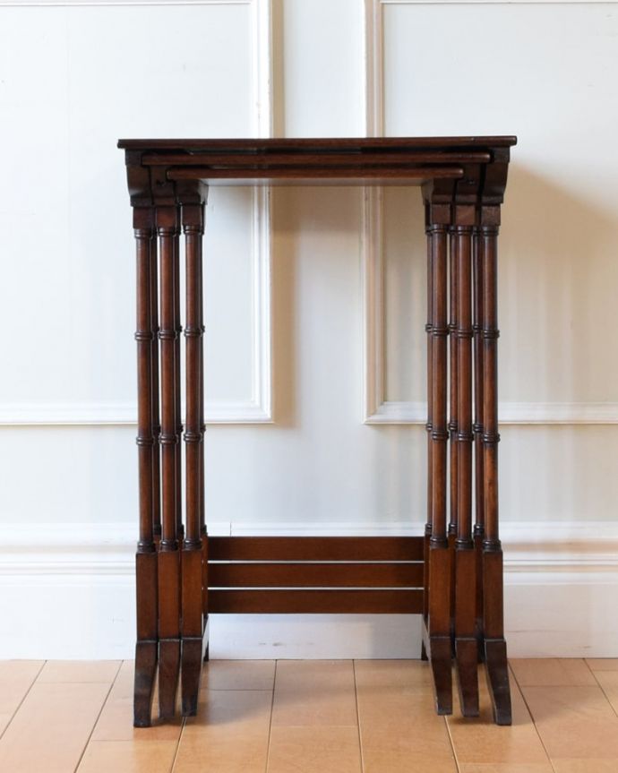 コーヒーテーブルの側面