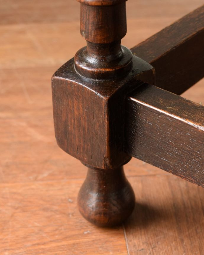 アンティーク家具の脚
