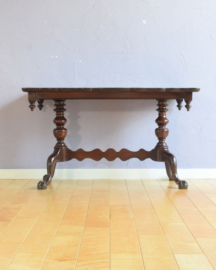 アンティークのテーブル アンティーク家具 コーヒーテーブル 横から見た姿もステキ横から見るとこんな感じ。(q-2317-f)