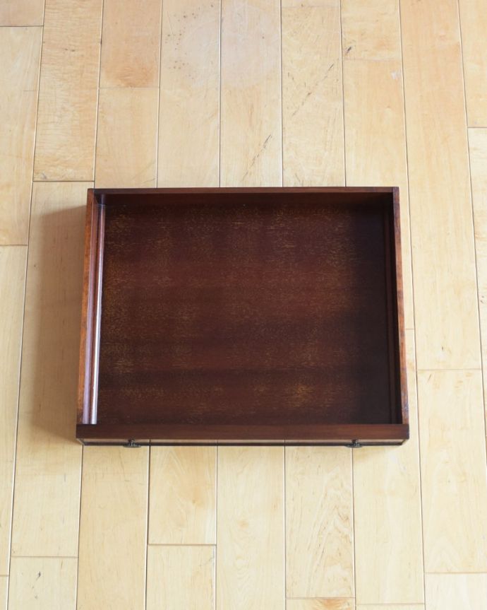 アンティークのキャビネット　アンティーク家具　ミュージックキャビネット　何を入れても大丈夫。(q-2319-f)