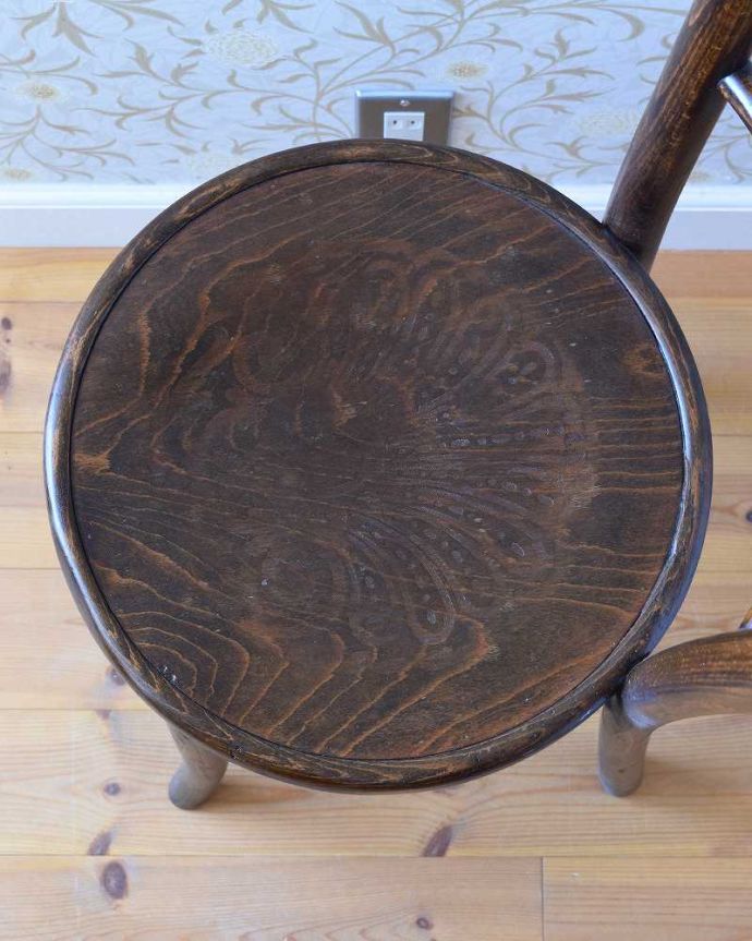 ベントウッドチェアの座面