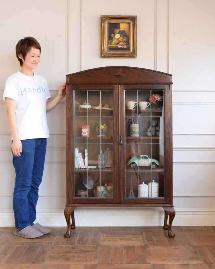 英国アンティークのキャビネット