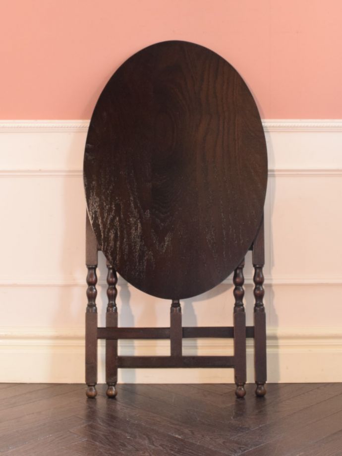 畳んだ時のフォールディングテーブル