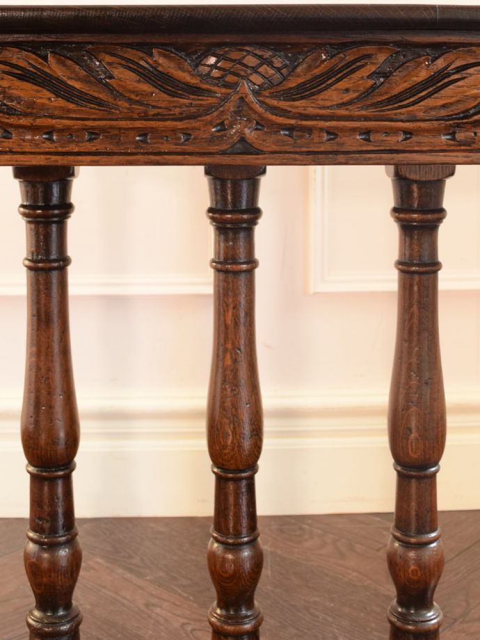 サイドテーブルの装飾