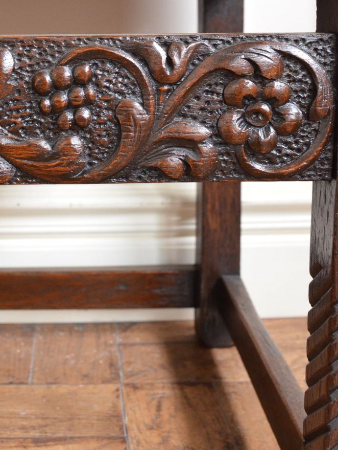 キャビネットの装飾