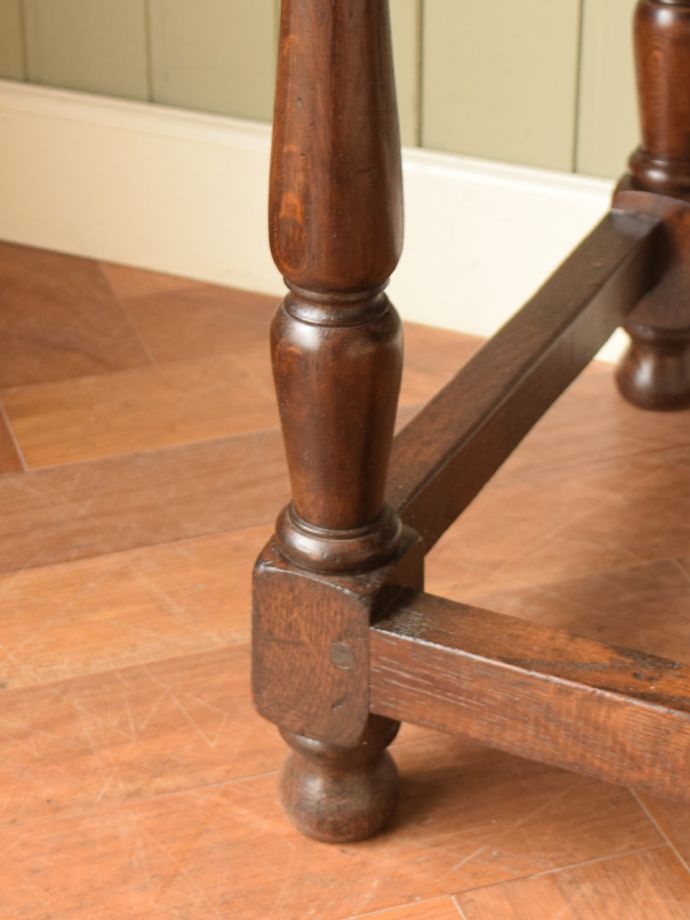 アンティーク家具の脚