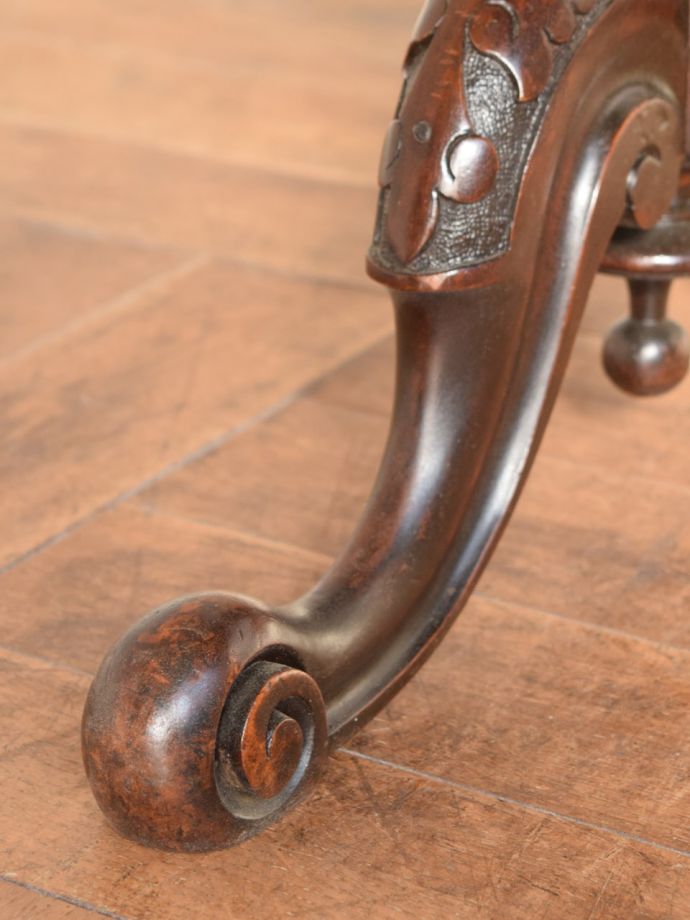 サイドテーブルの脚