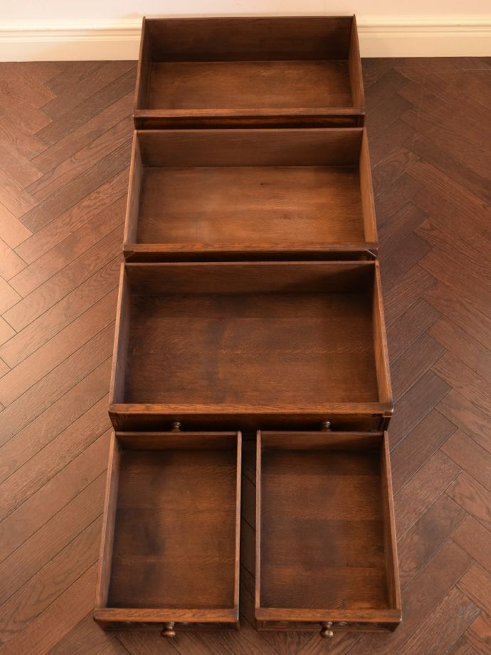 チェストの引き出し