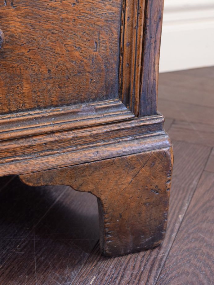 アンティーク家具の脚