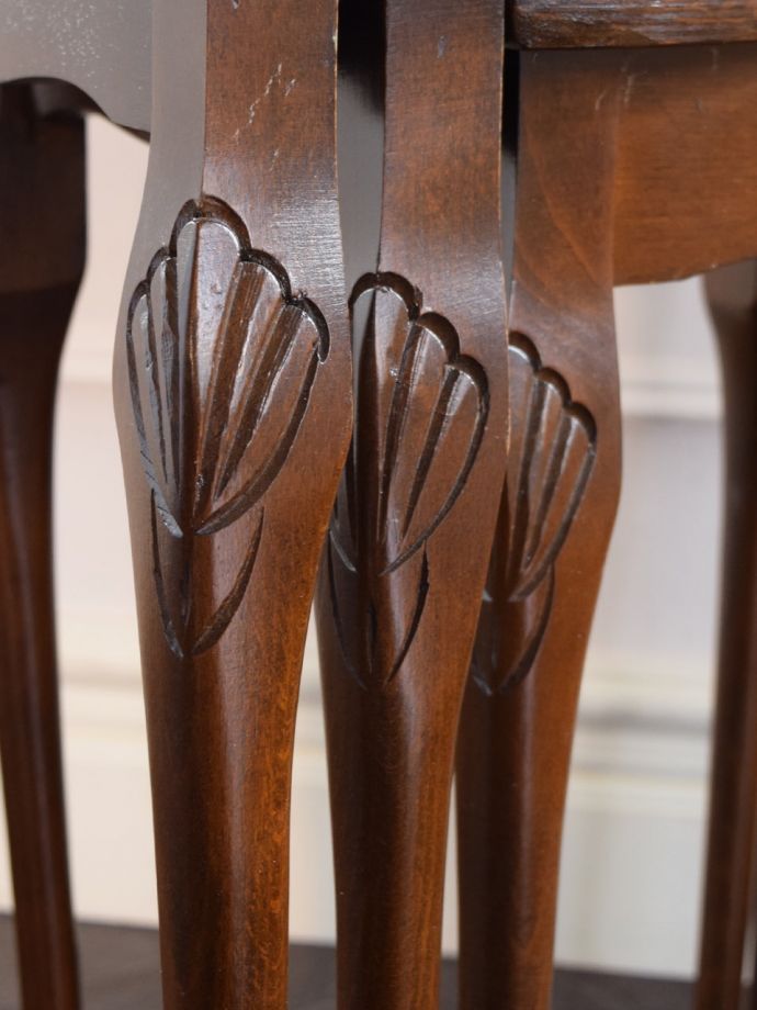 英国アンティークらしい装飾