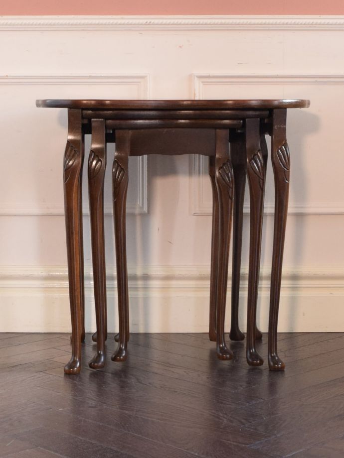 コーヒーテーブルの側面