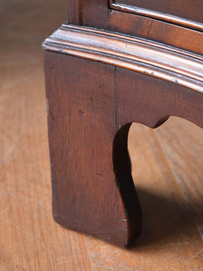 アンティーク家具の脚