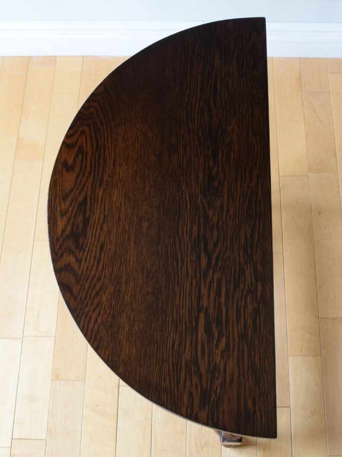 アンティークのテーブル　アンティーク家具　コンソールテーブル　天板はテーブル代わりに使えます上から天板を見ると、こんな感じでキレイに仕上げました。(q-2338-f)