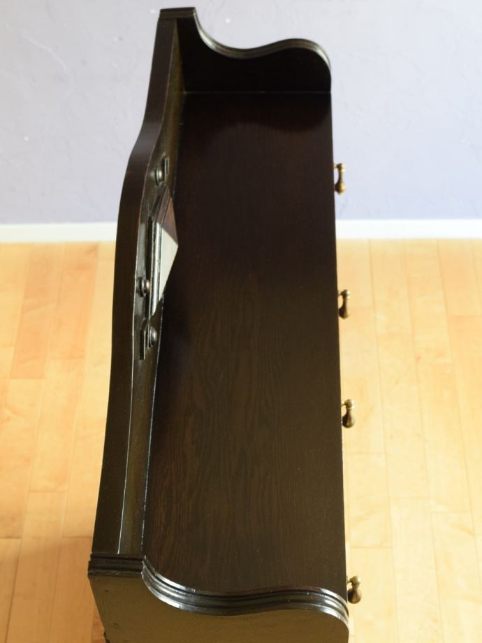 キャビネットの天板