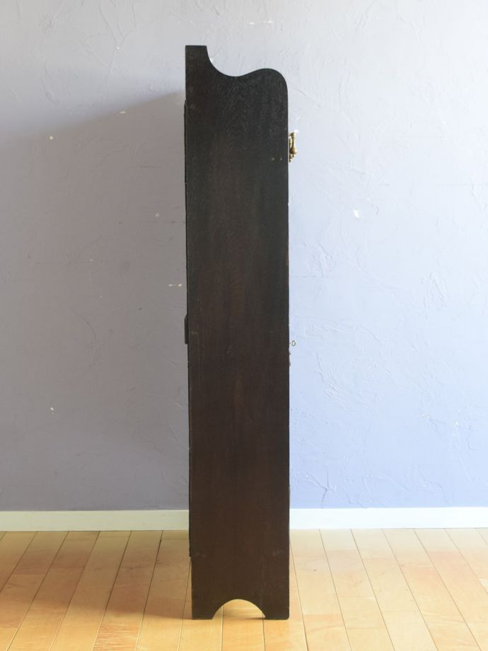 キャビネットの側面