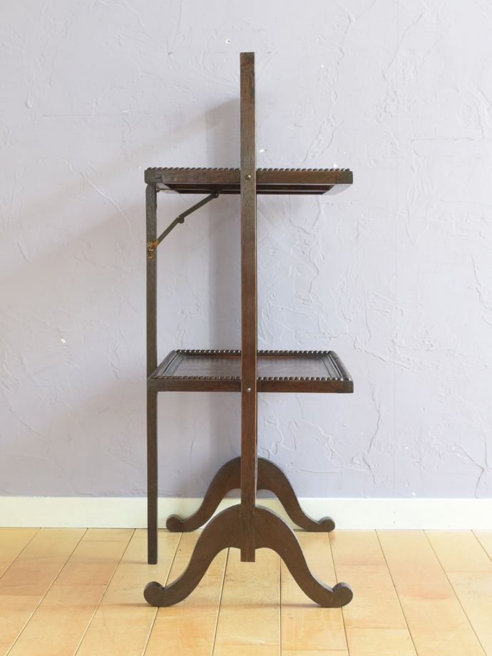 ケーキスタンドの側面