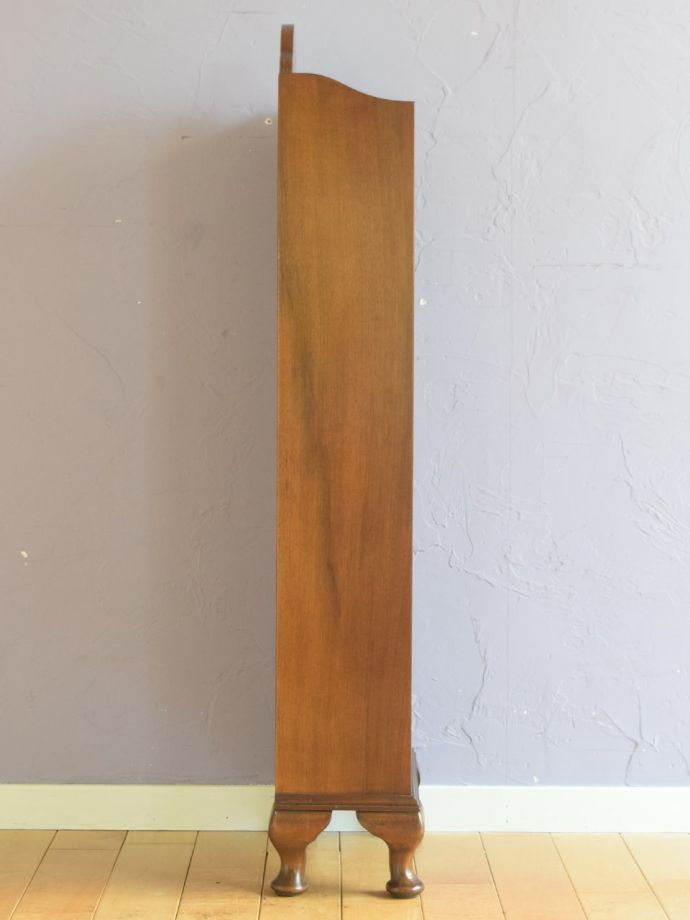 オープンシェルフの側面