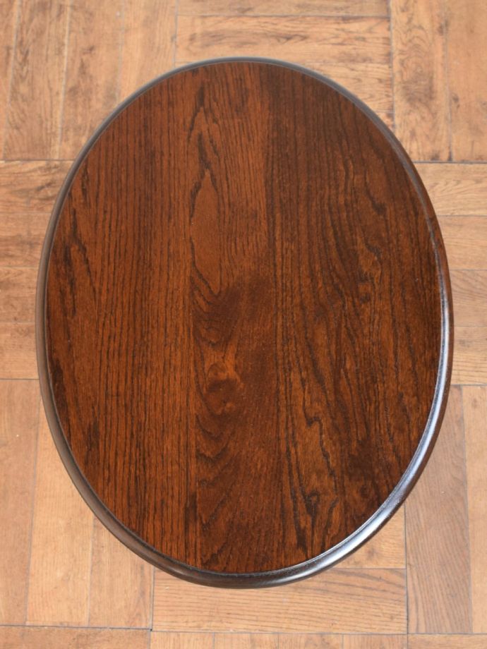 アンティークのテーブルの天板