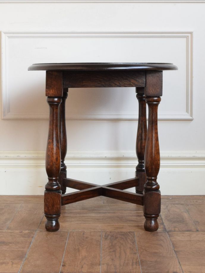 コーヒーテーブルの側面