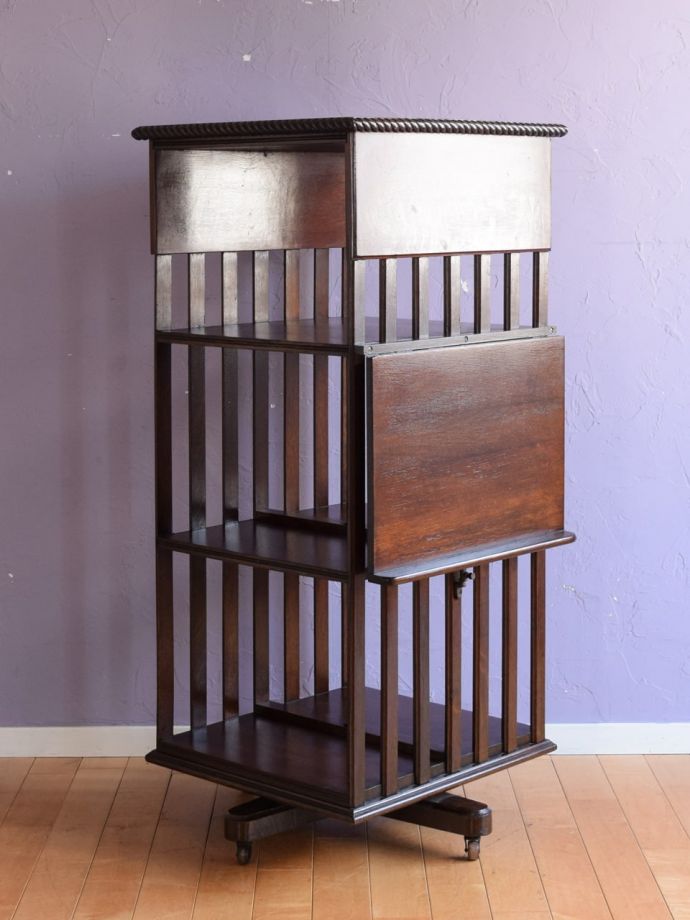 アンティーク本棚の側面