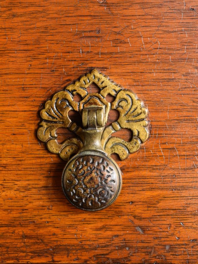 アンティーク家具の取っ手