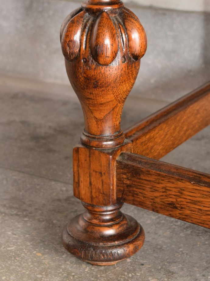 アンティーク家具の脚