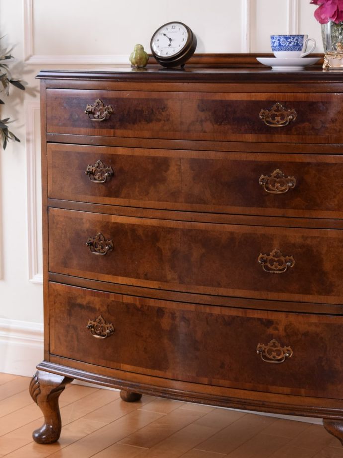 美しい木目が自慢のチェスト