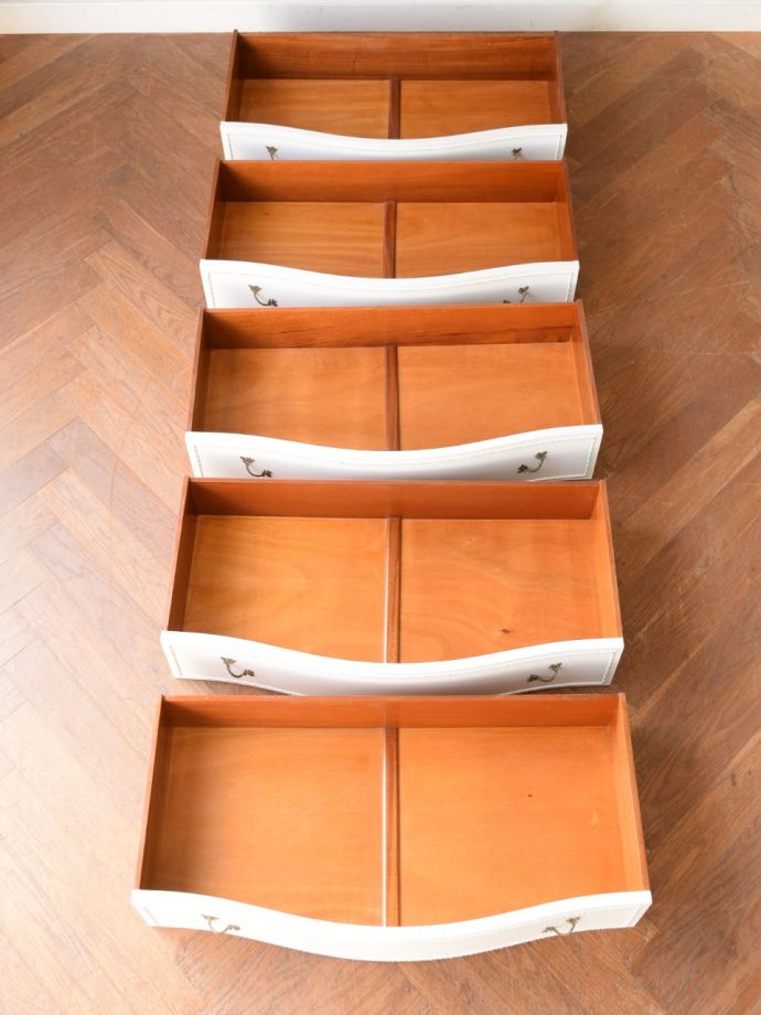 チェストの引き出し