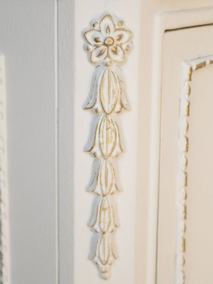 フランスチェストの装飾