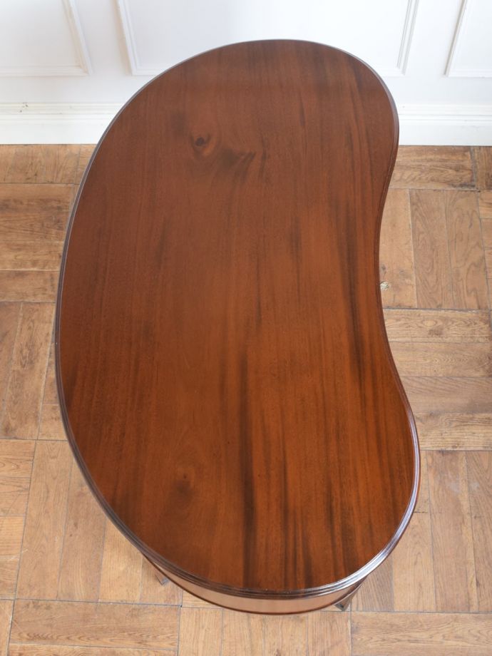 書斎机の美しい天板