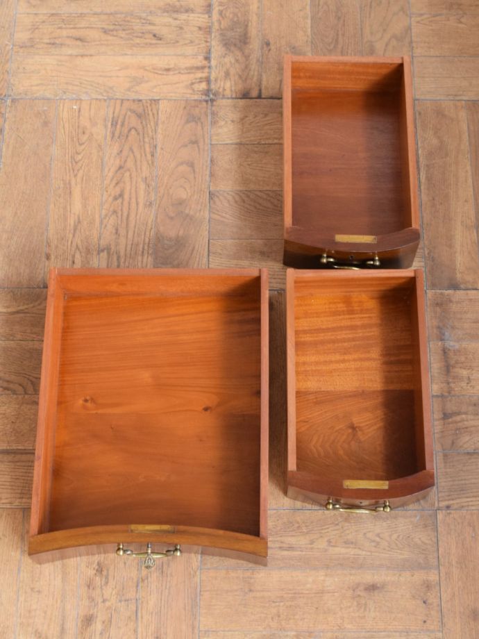 アンティークデスクの引き出し