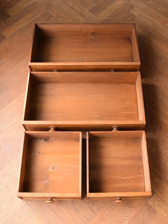 チェストの引き出しの中