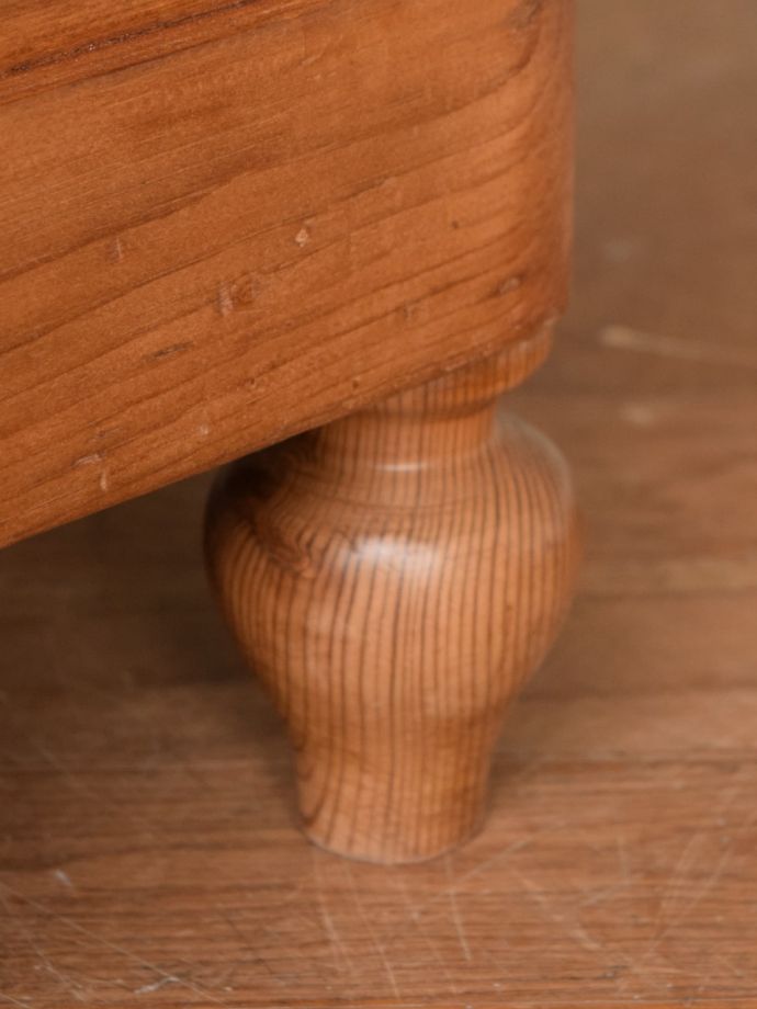 アンティーク家具の脚