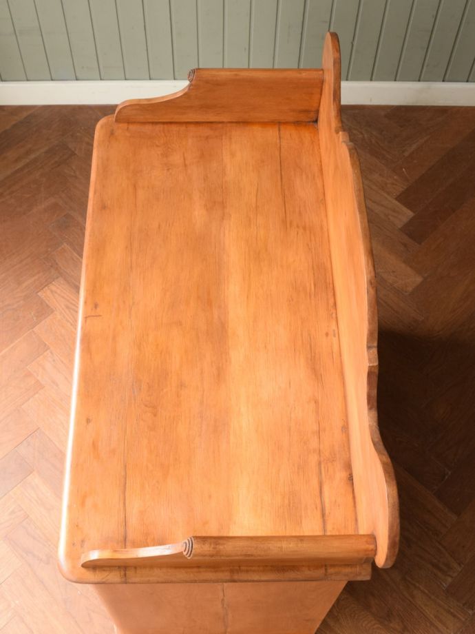 アンティークチェストの天板