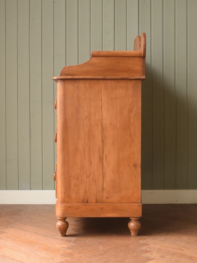 チェストの側面