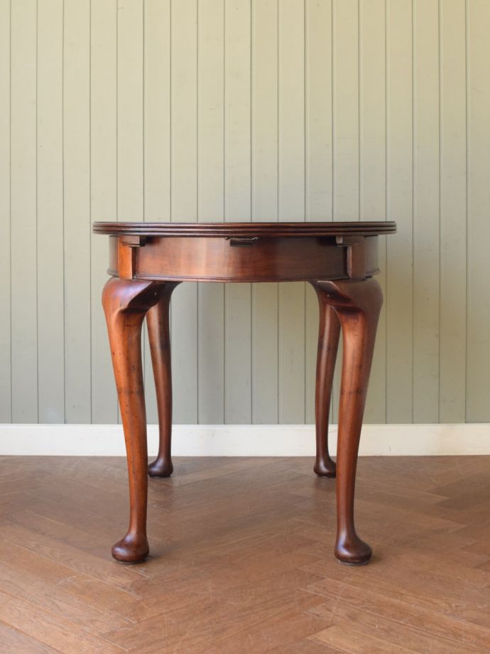 伸長式テーブルの反対側