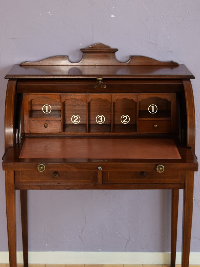 アンティークビューローの扉の中