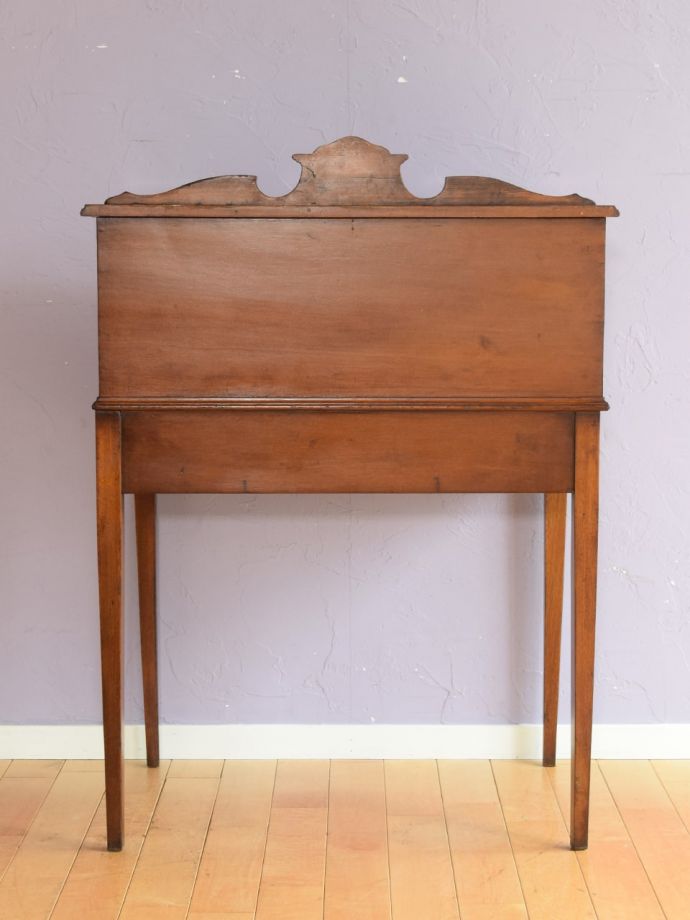 ビューローの後ろ姿