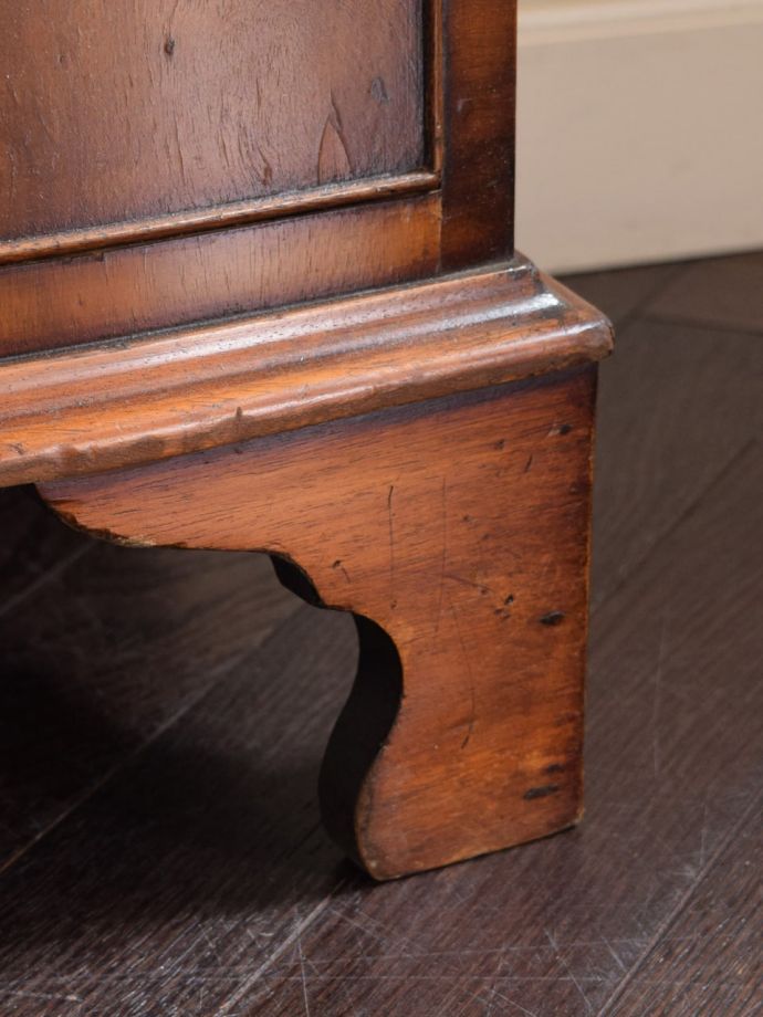 アンティーク家具の脚