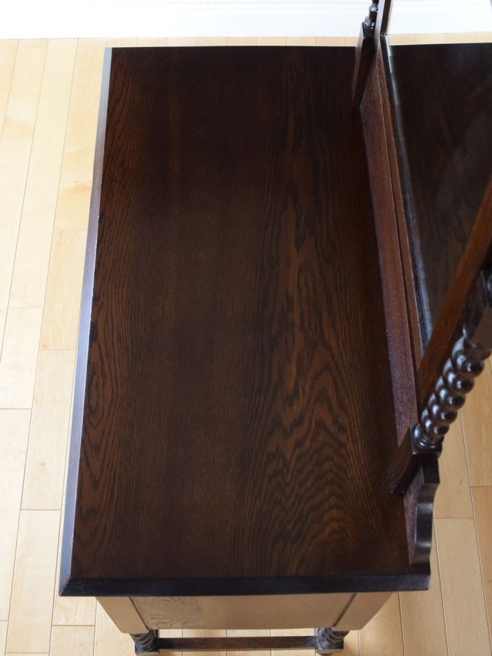 アンティークドレッサーの天板