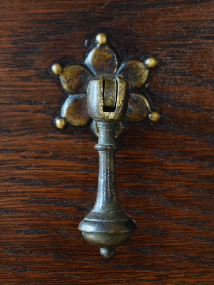 ドレッサーのおしゃれな取っ手