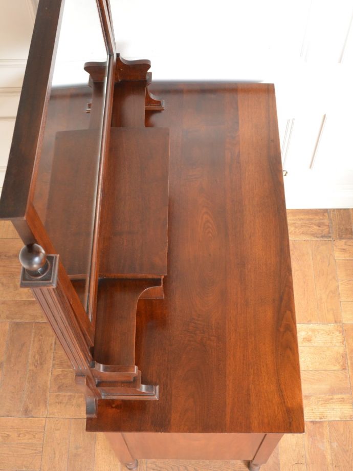 アンティークドレッサーの天板