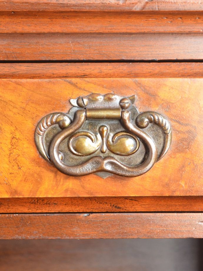 ドレッサーのおしゃれな取っ手