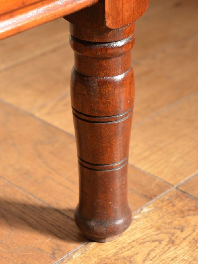 アンティーク家具の脚