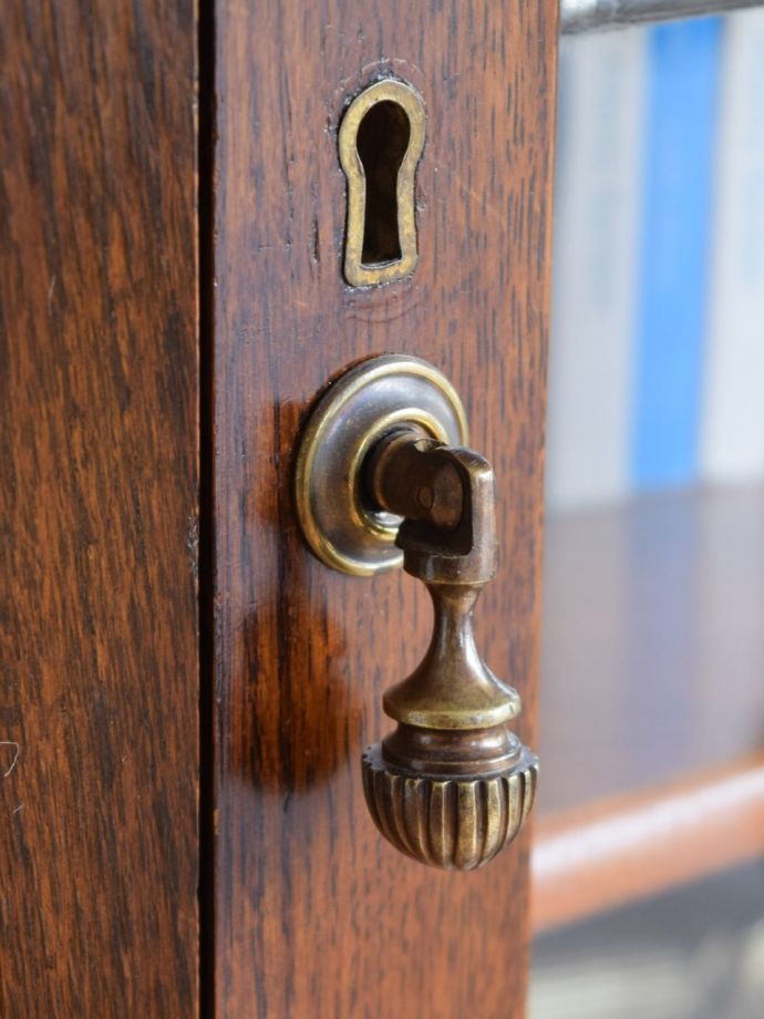 キャビネットの取っ手